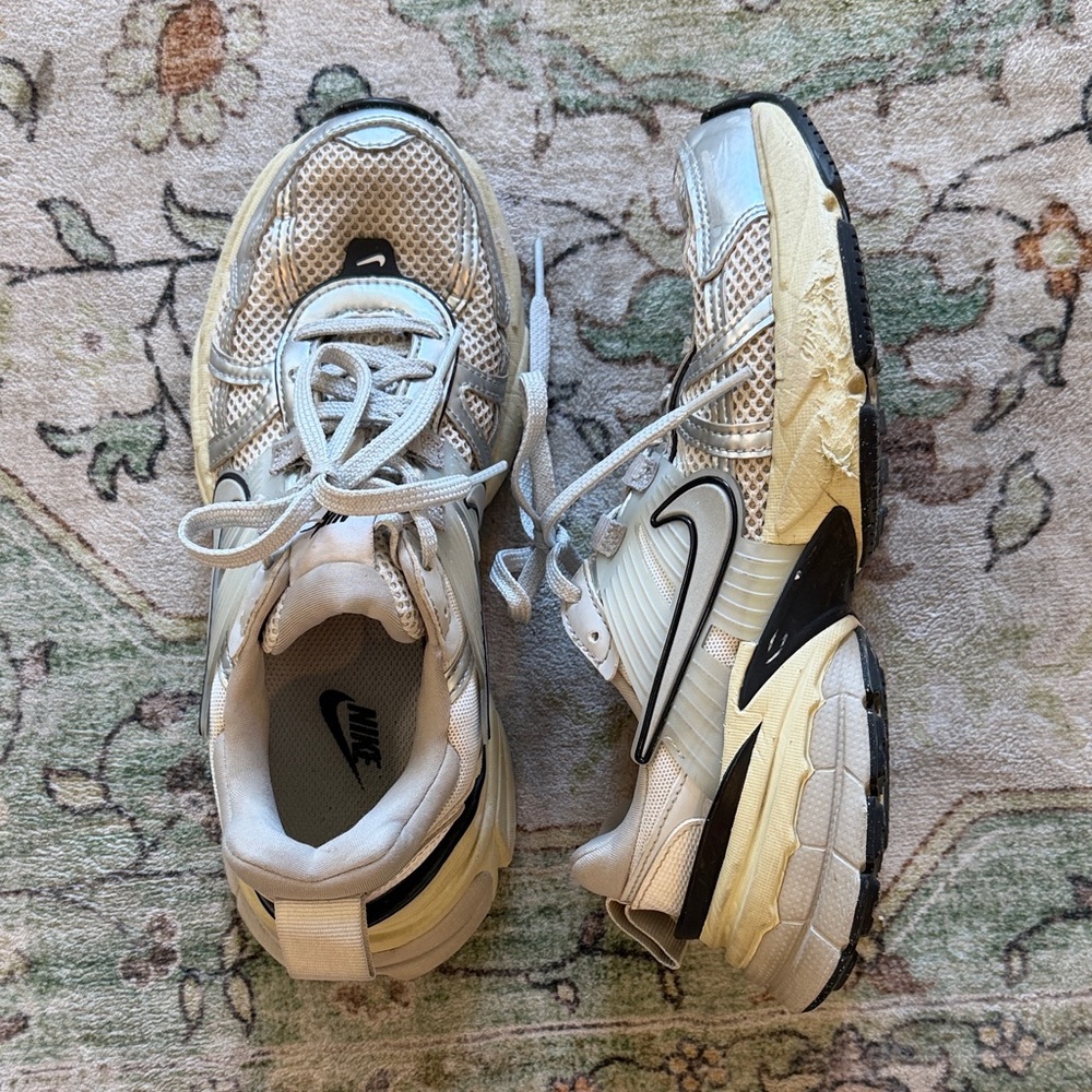 Nike V2K Athletic Shoes